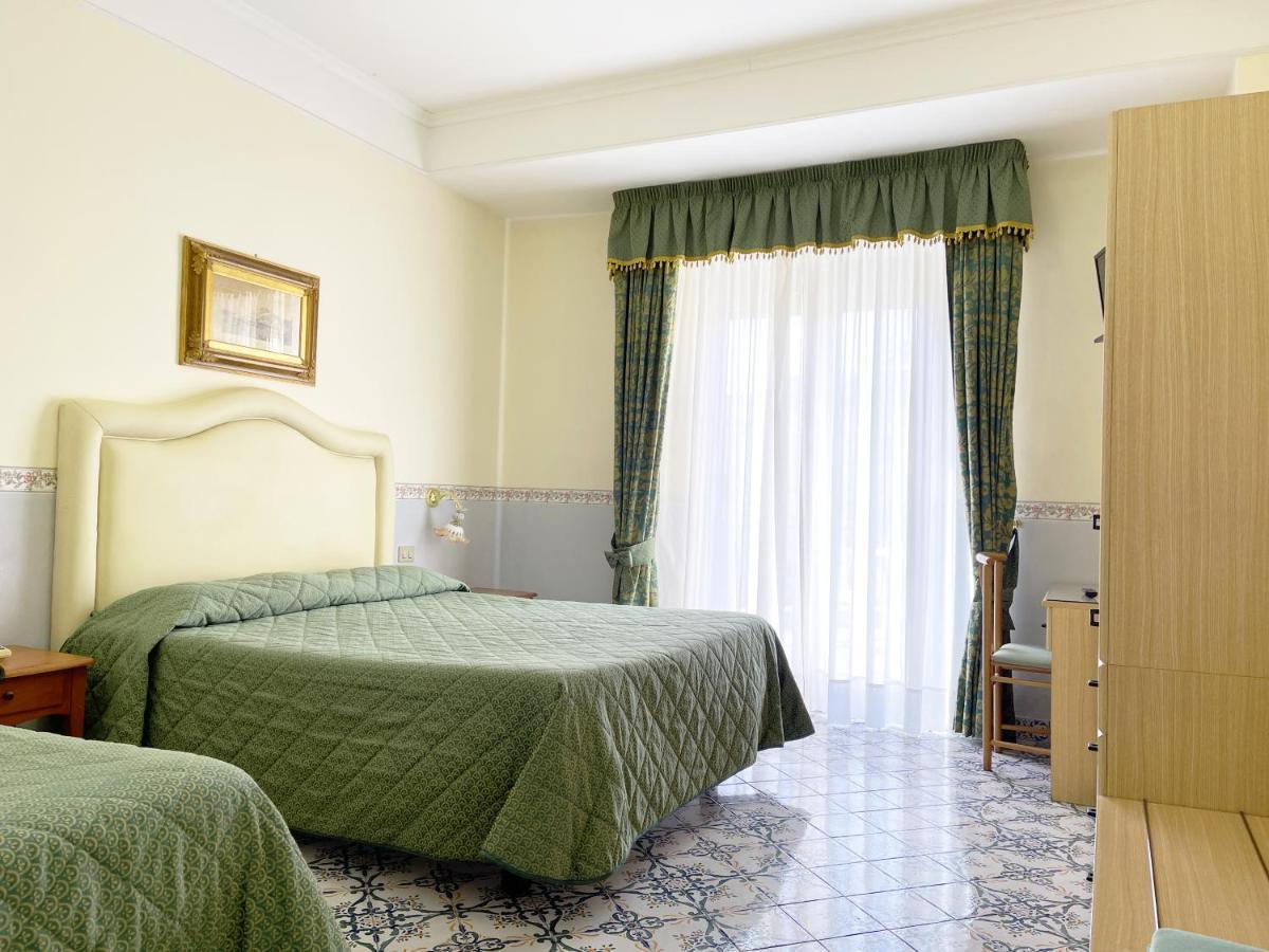 Hotel Reginella SantʼAgata sui Due Golfi Exteriér fotografie