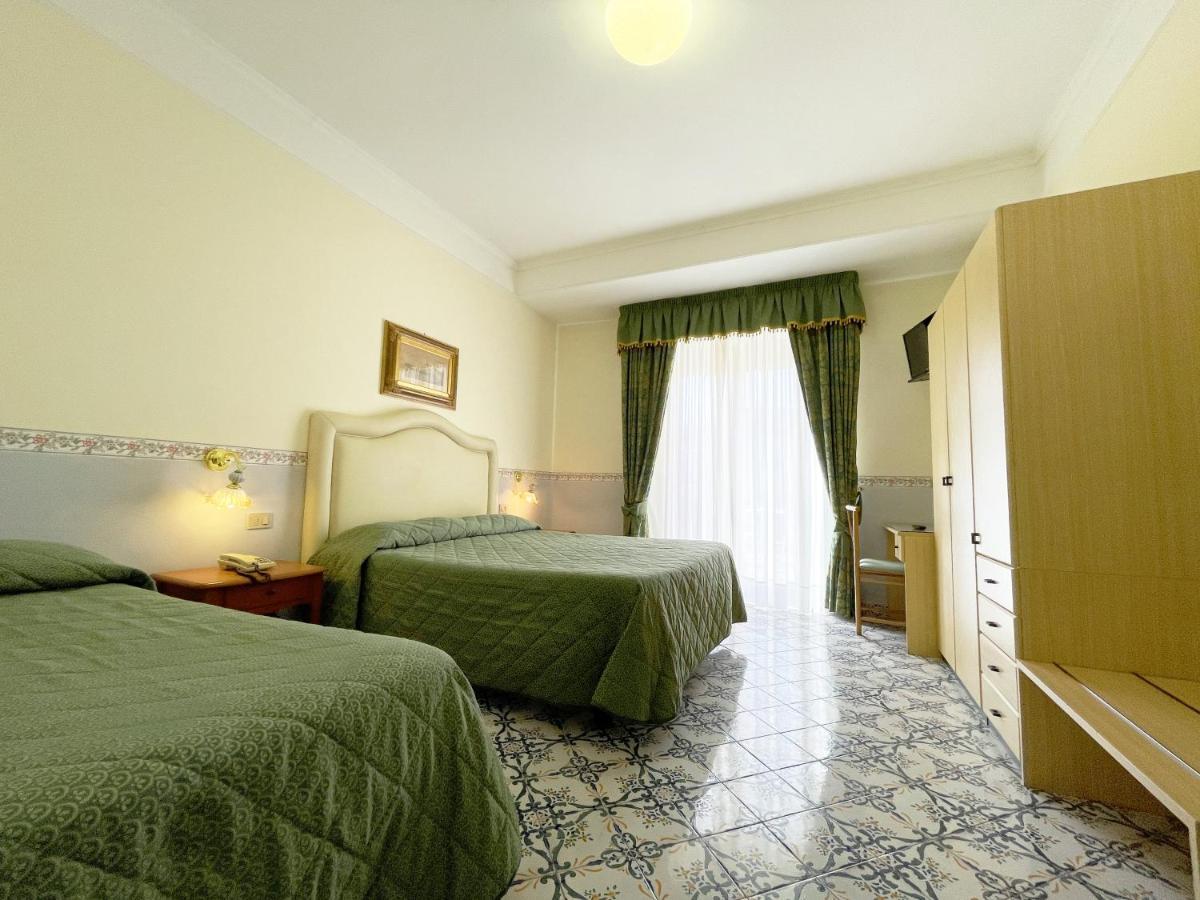 Hotel Reginella SantʼAgata sui Due Golfi Exteriér fotografie