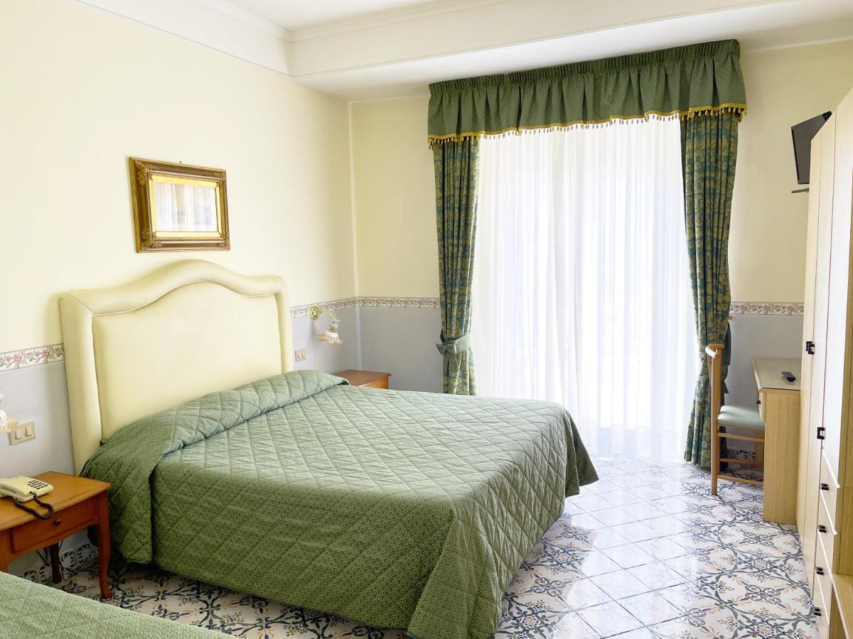 Hotel Reginella SantʼAgata sui Due Golfi Exteriér fotografie