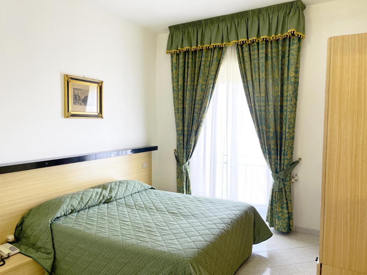 Hotel Reginella SantʼAgata sui Due Golfi Exteriér fotografie