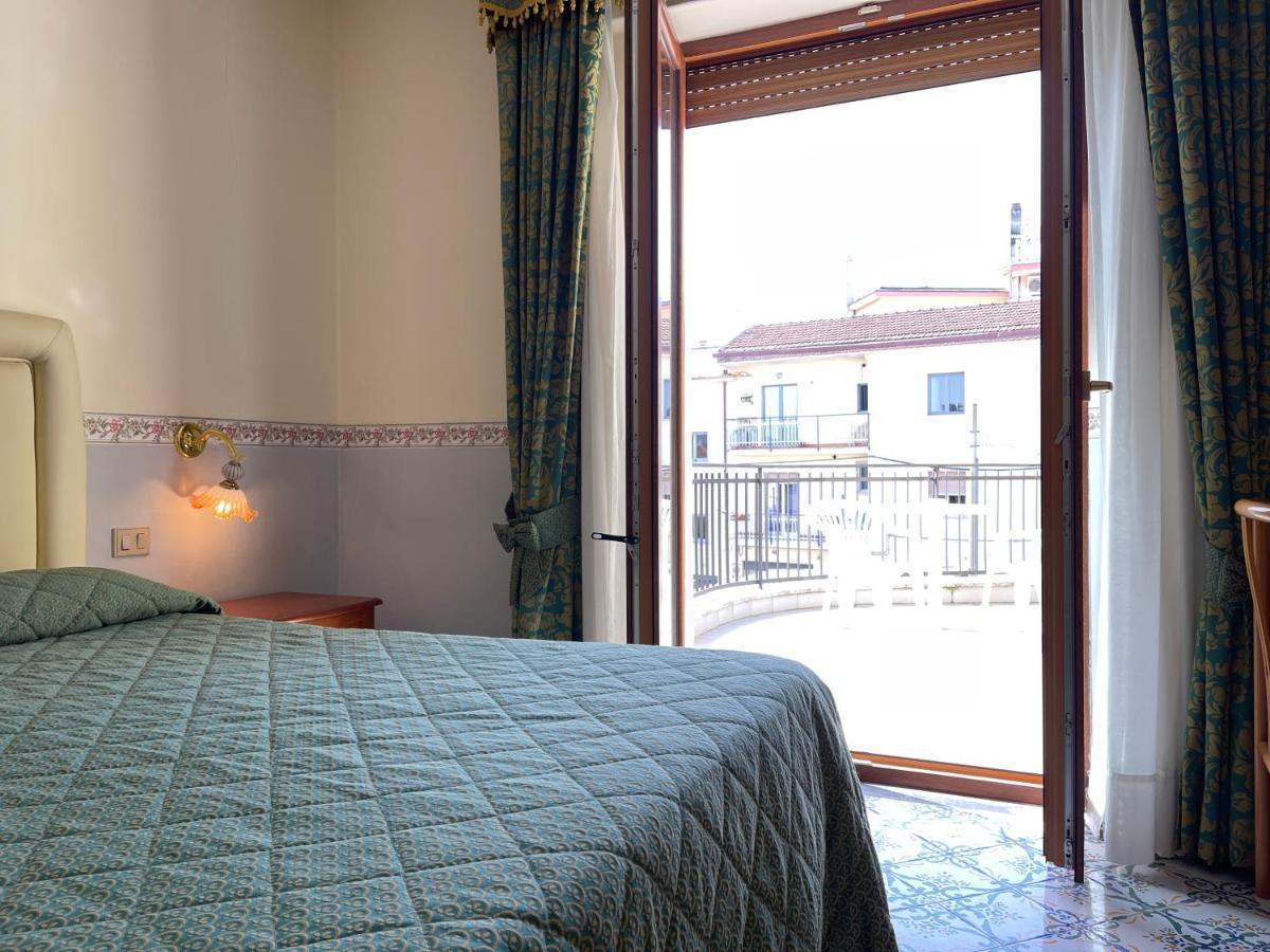Hotel Reginella SantʼAgata sui Due Golfi Exteriér fotografie