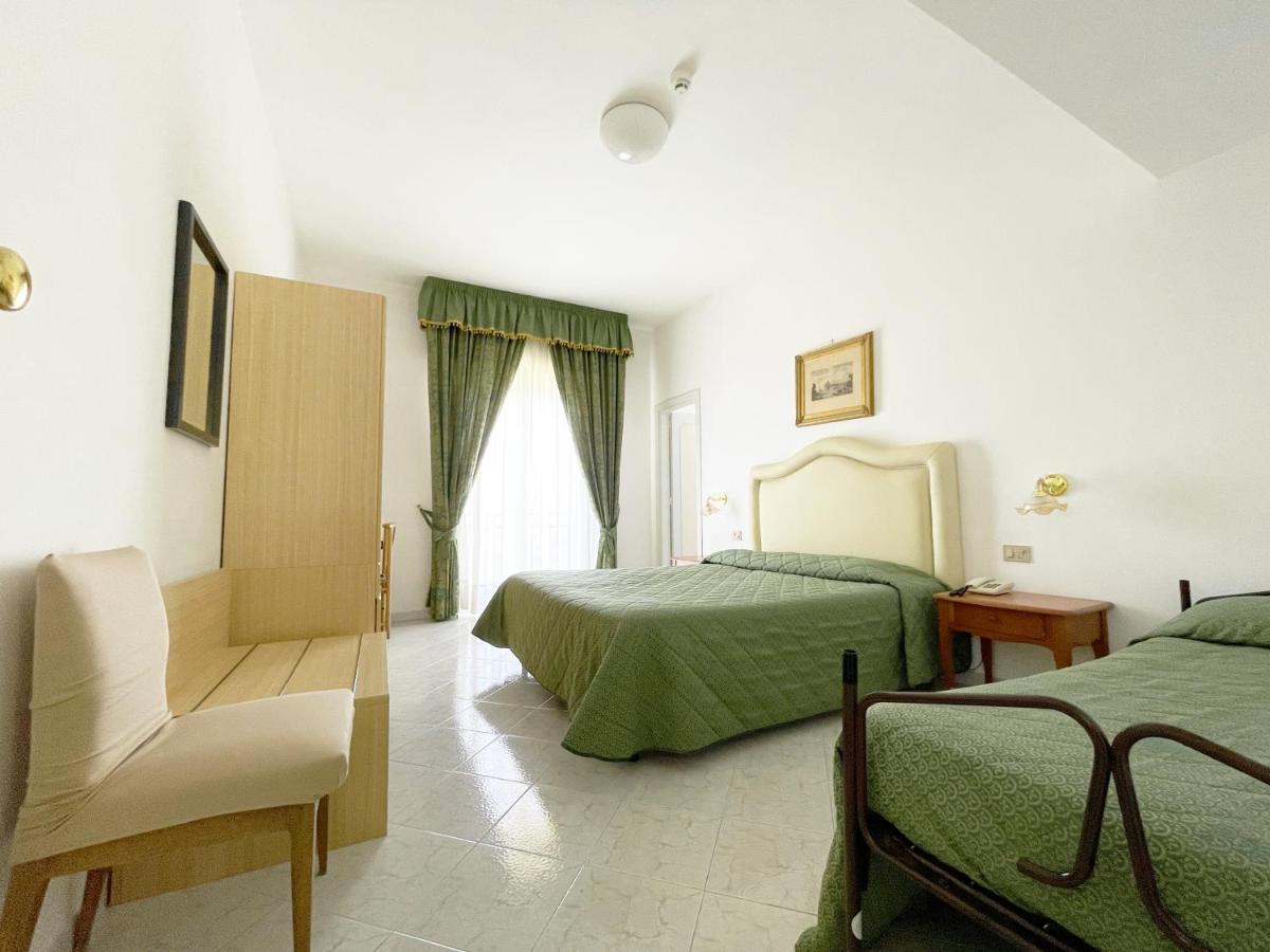 Hotel Reginella SantʼAgata sui Due Golfi Exteriér fotografie