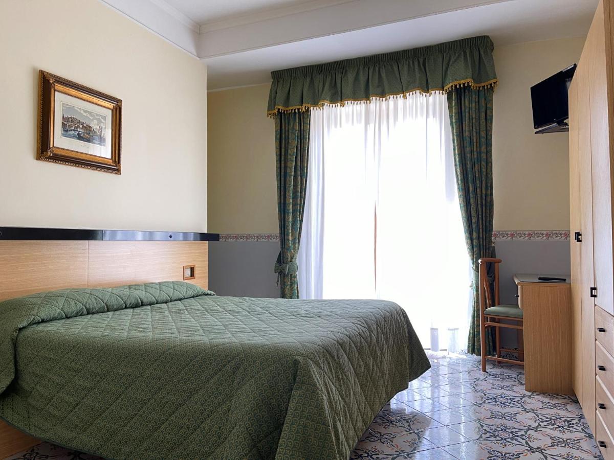Hotel Reginella SantʼAgata sui Due Golfi Exteriér fotografie