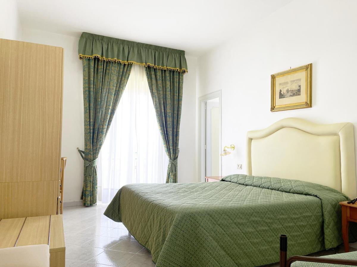 Hotel Reginella SantʼAgata sui Due Golfi Exteriér fotografie