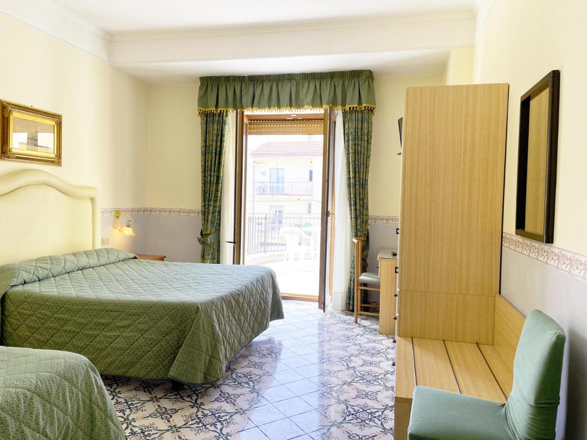 Hotel Reginella SantʼAgata sui Due Golfi Exteriér fotografie